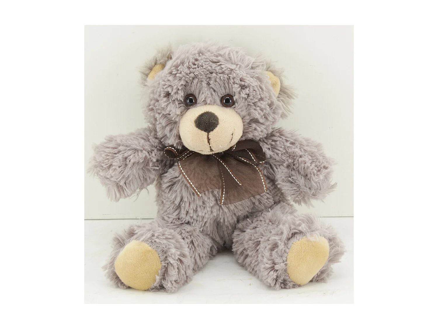 Bär Plüschtier aus dunklen grauen Acrylfasern