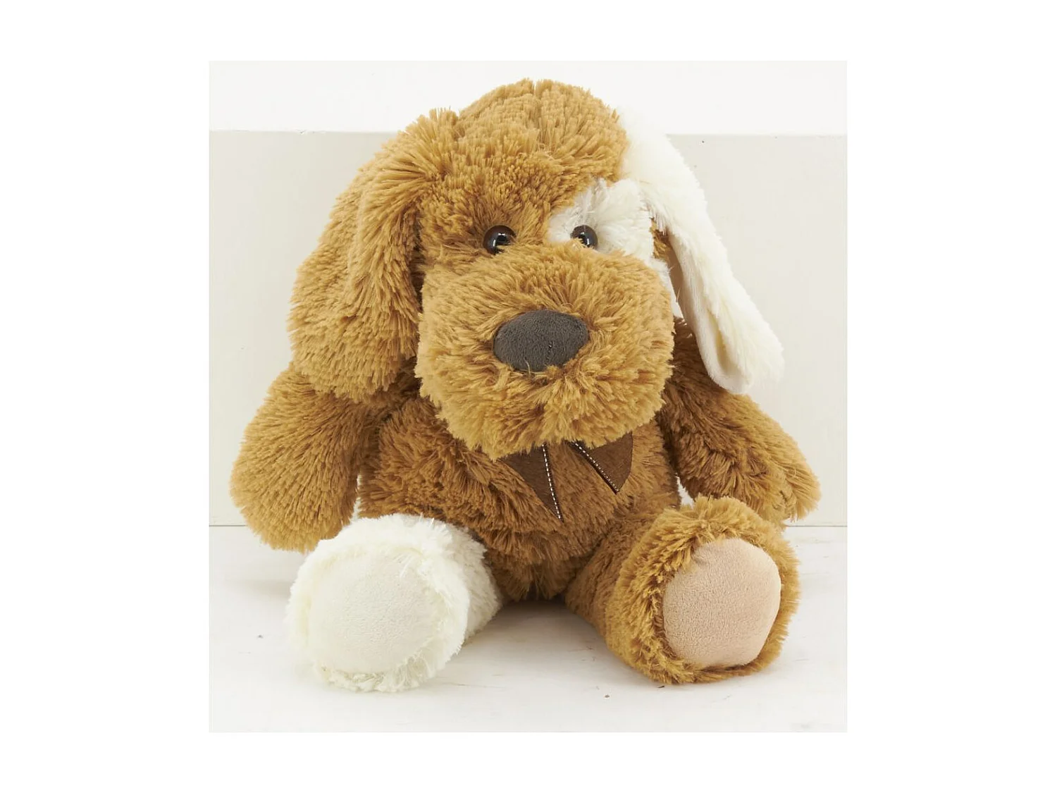 Peluche chien en acrylique brun 30 cm