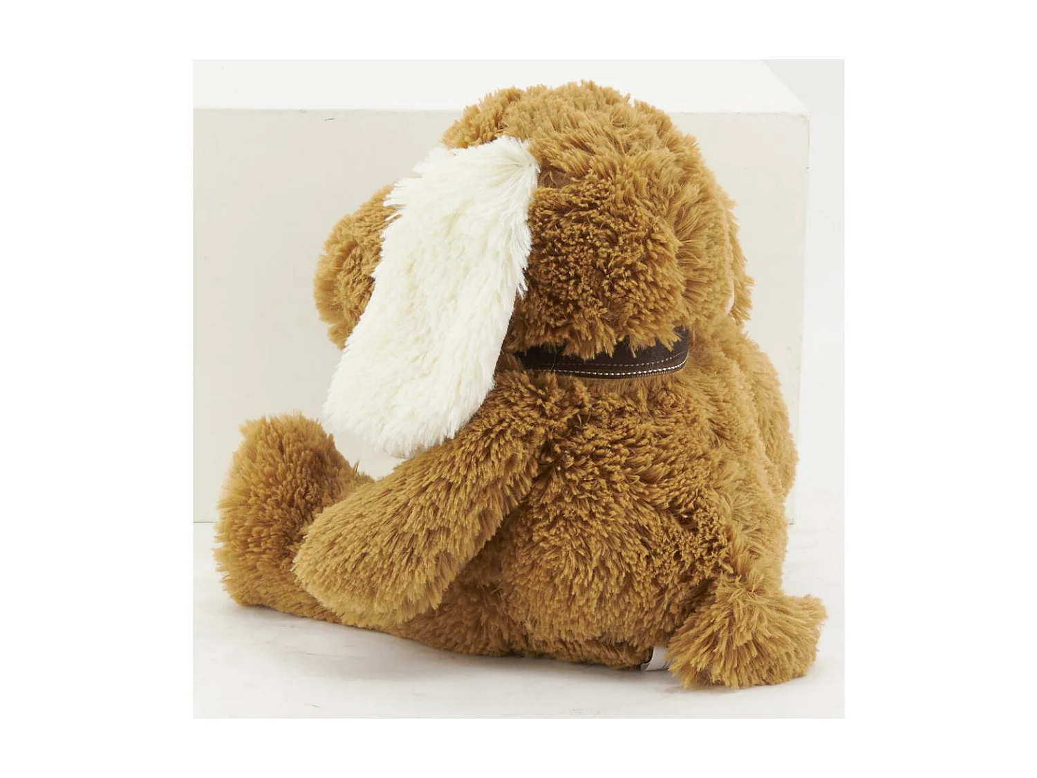 Peluche chien en acrylique brun 30 cm