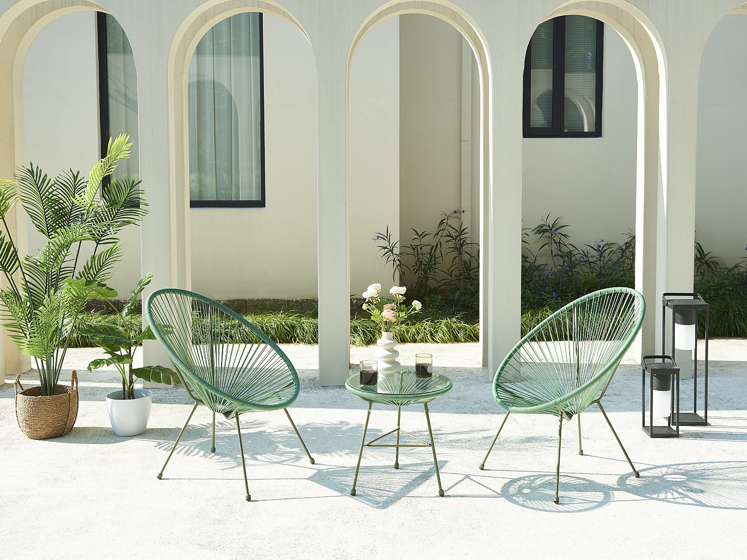 Vente-unique Garten-Sitzgruppe Aus Polyrattan, 2 Sessel 1 Tisch - Kaki - Alios Iii Von Mylia