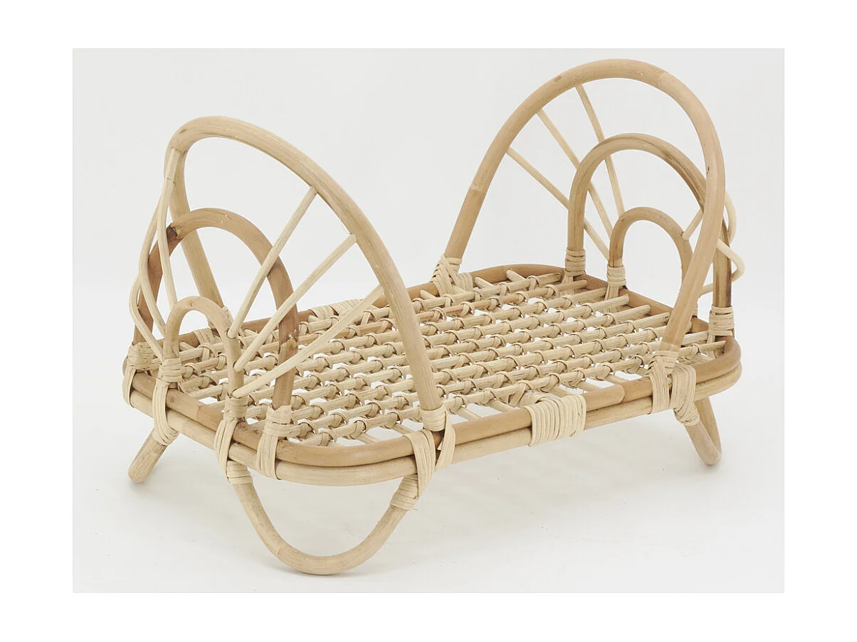 Lit de poupée en rotin naturel + coussin