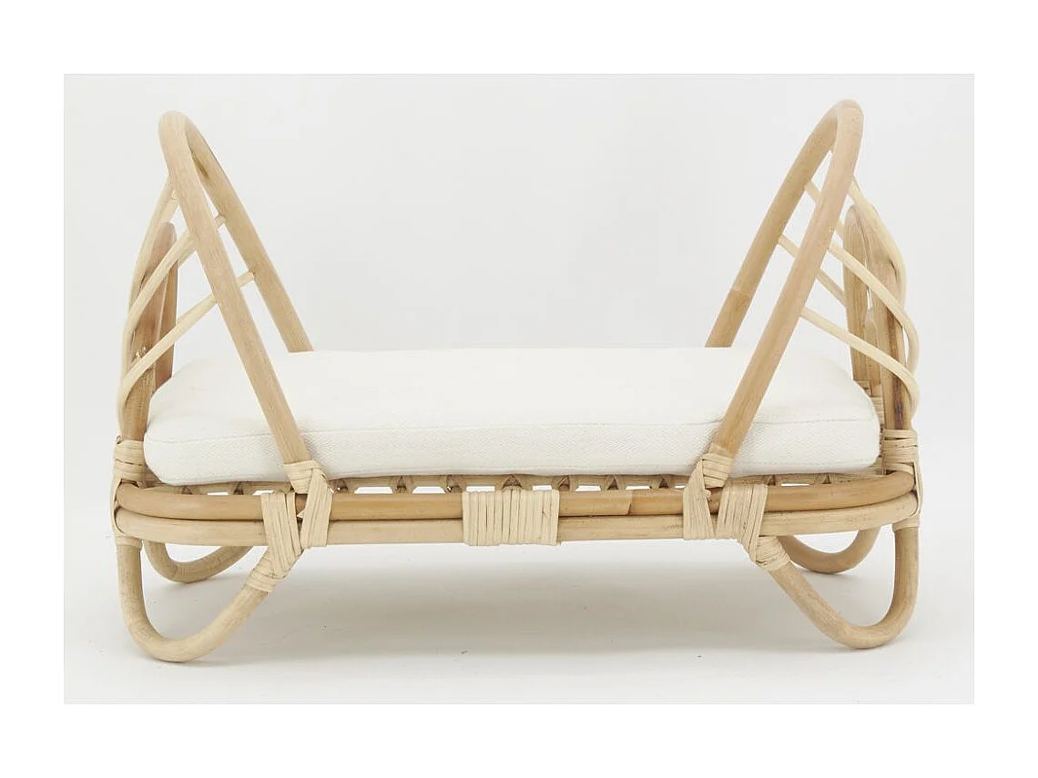Lit de poupée en rotin naturel + coussin