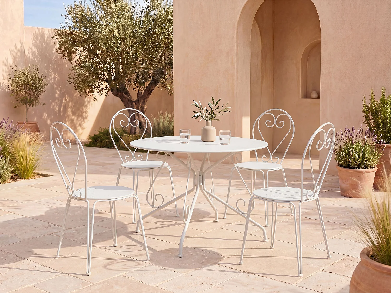 Salle à manger de jardin en métal façon fer forgé : une table D.120cm et 4 chaises empilables - Blanc - GUERMANTES de MYLIA