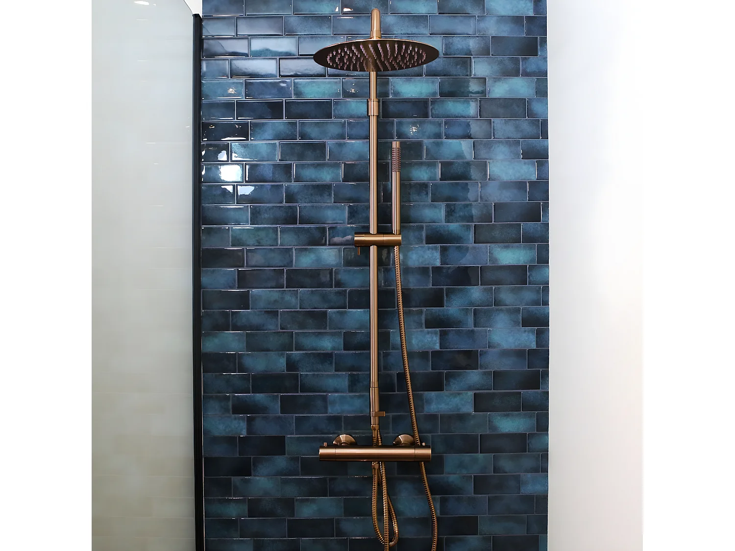 Luisa II columna de ducha sin mezclador cobre cepillado Essebagno