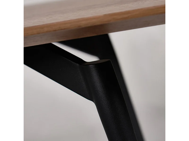 Table basse 120 cm plaquée bois de noyer et pieds métal noir - CARSON