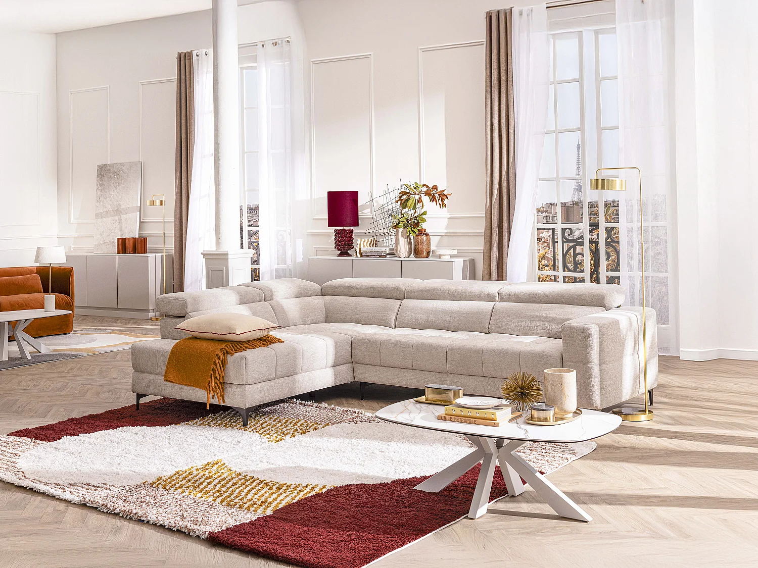 Canapé d'angle gauche relax avec assise coulissante électrique en tissu beige MONISO