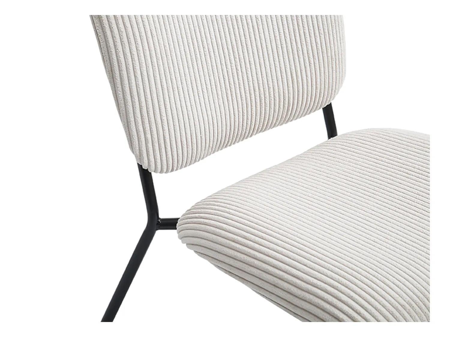 Fauteuil en velours côtelé beige LOVUNIA de Maison Céphy