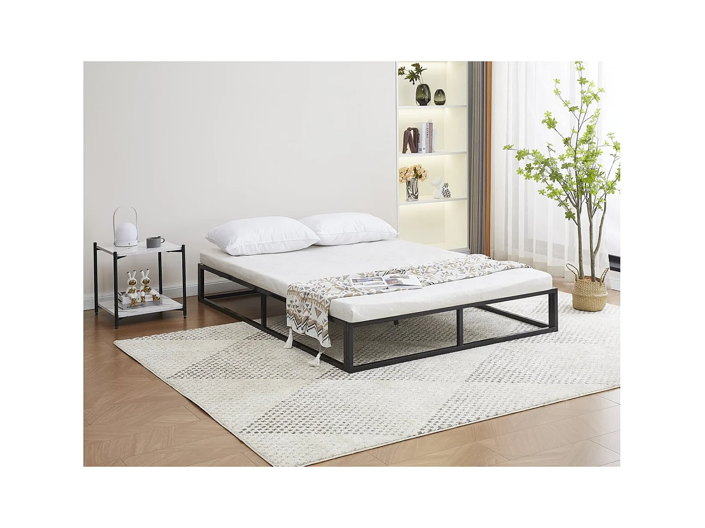 Zwart metalen bedframe 160 x 200 cm met 18 stevige latten voor optimale ondersteuning