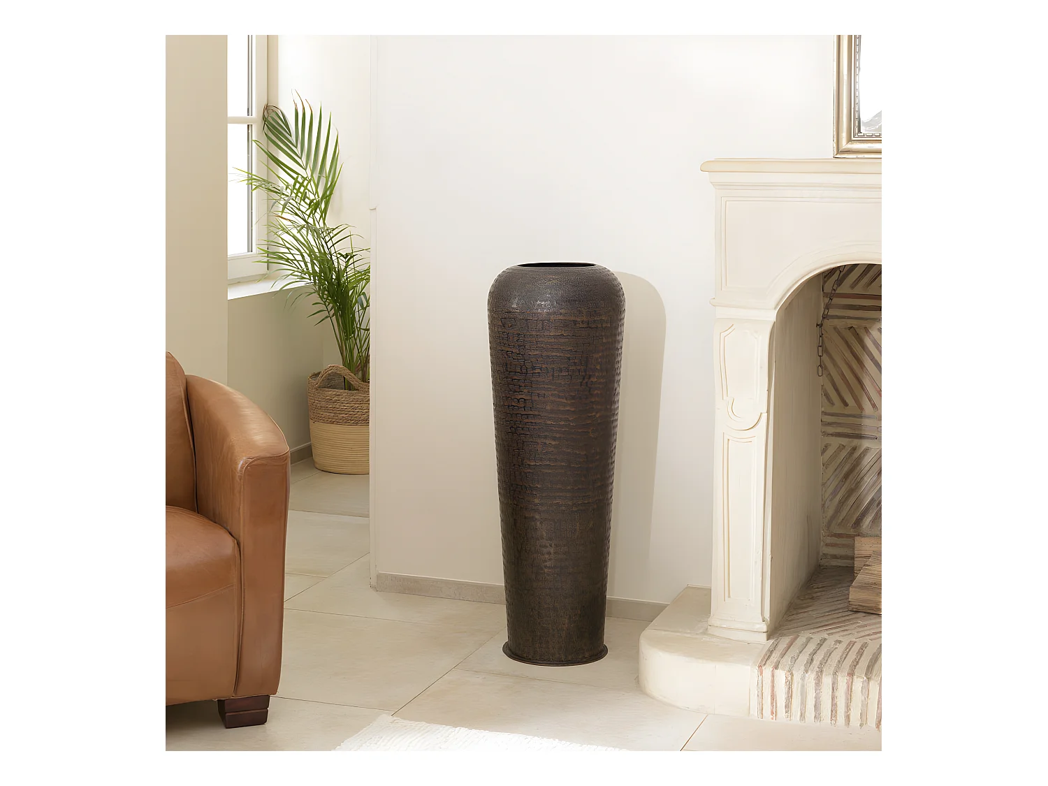 HONORE - Vase alu L30cm H85cm couleur cuivre noir antique avec gravures