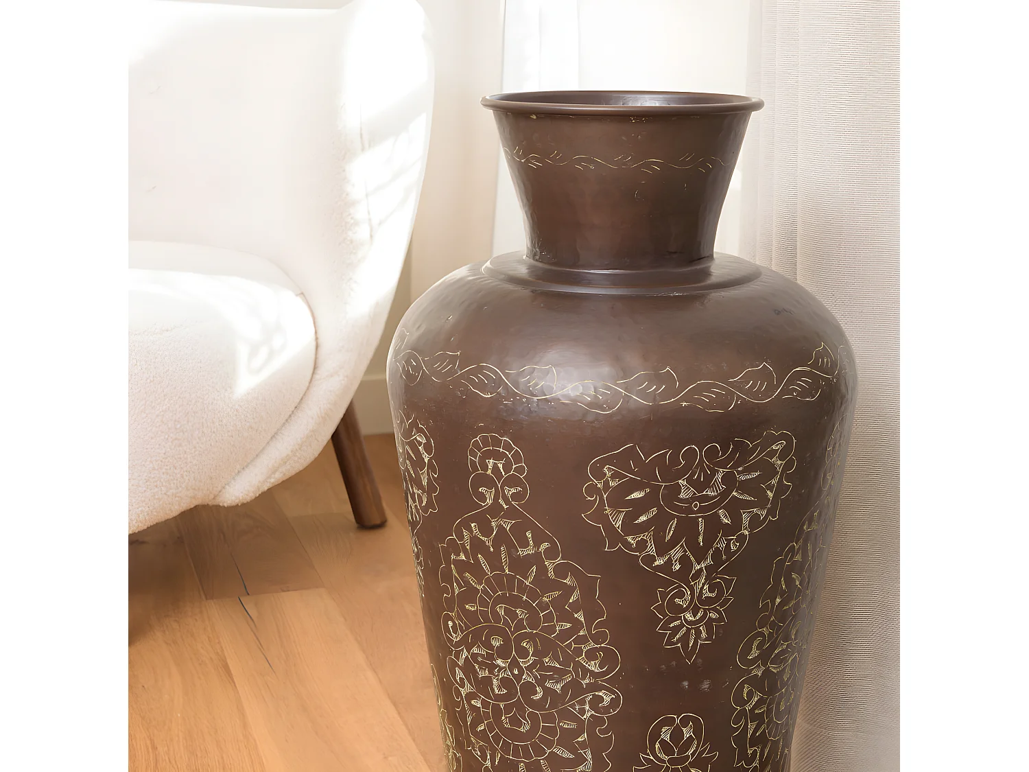 HONORE - Vase alu L35cm H70cm couleur cuivre foncé patine antique