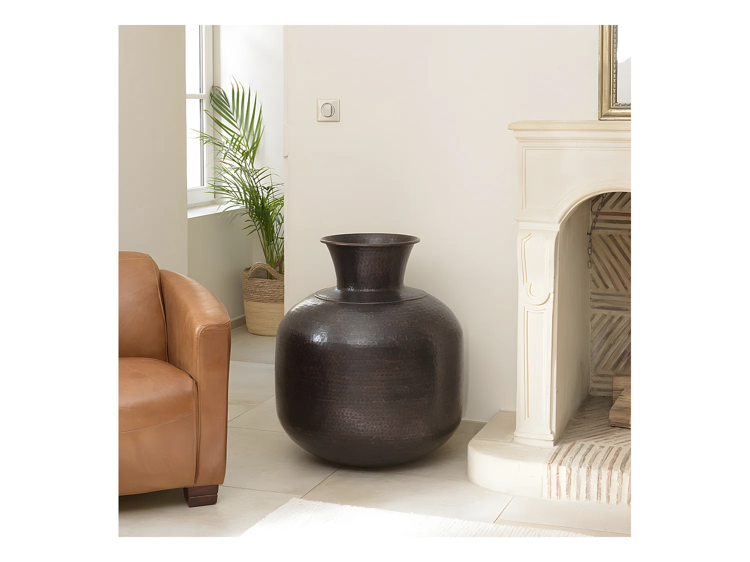 HONORE - Vase alu L60cm H70cm couleur cuivre noir antique effet martelé