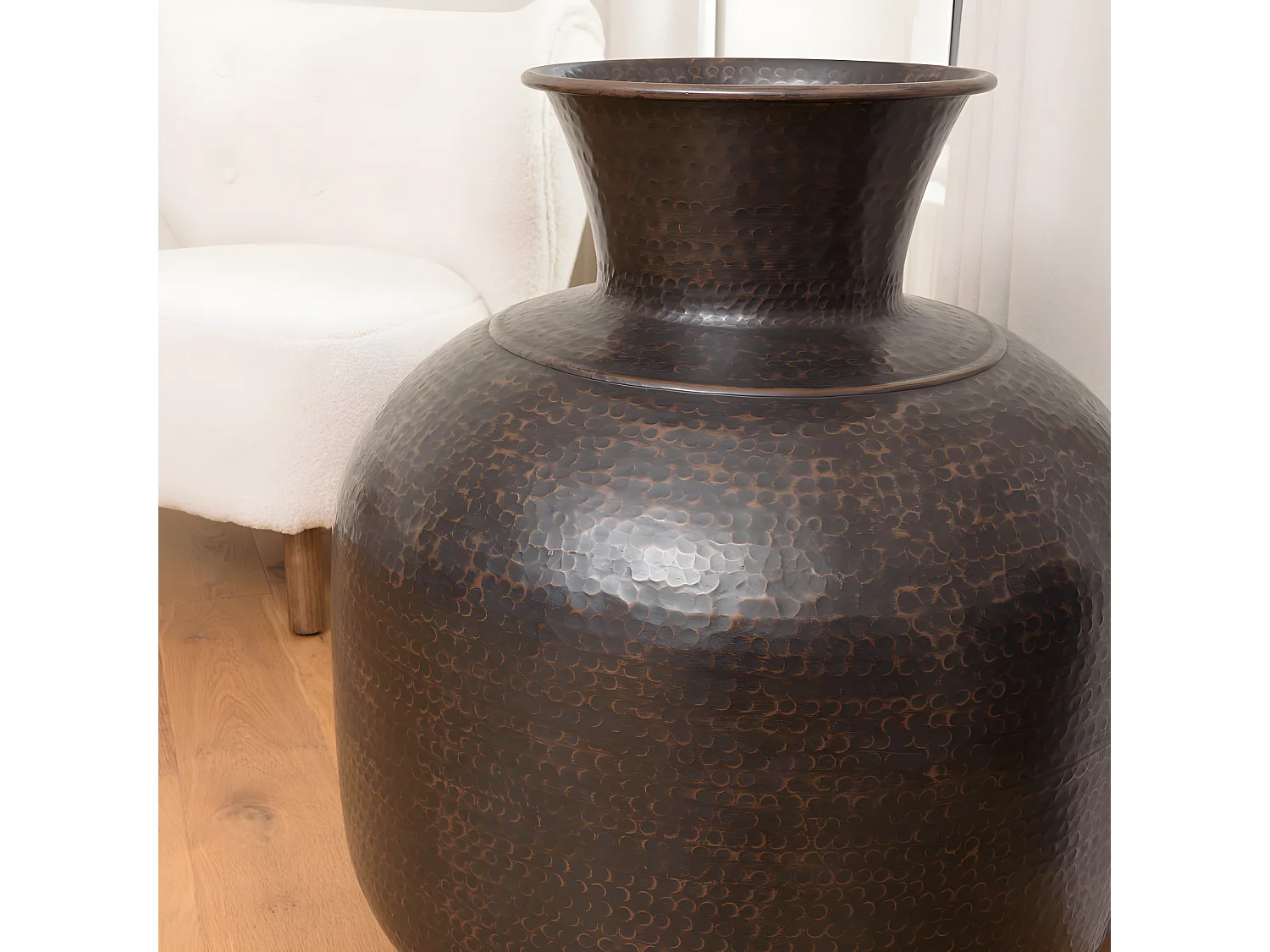 HONORE - Vase alu L60cm H70cm couleur cuivre noir antique effet martelé