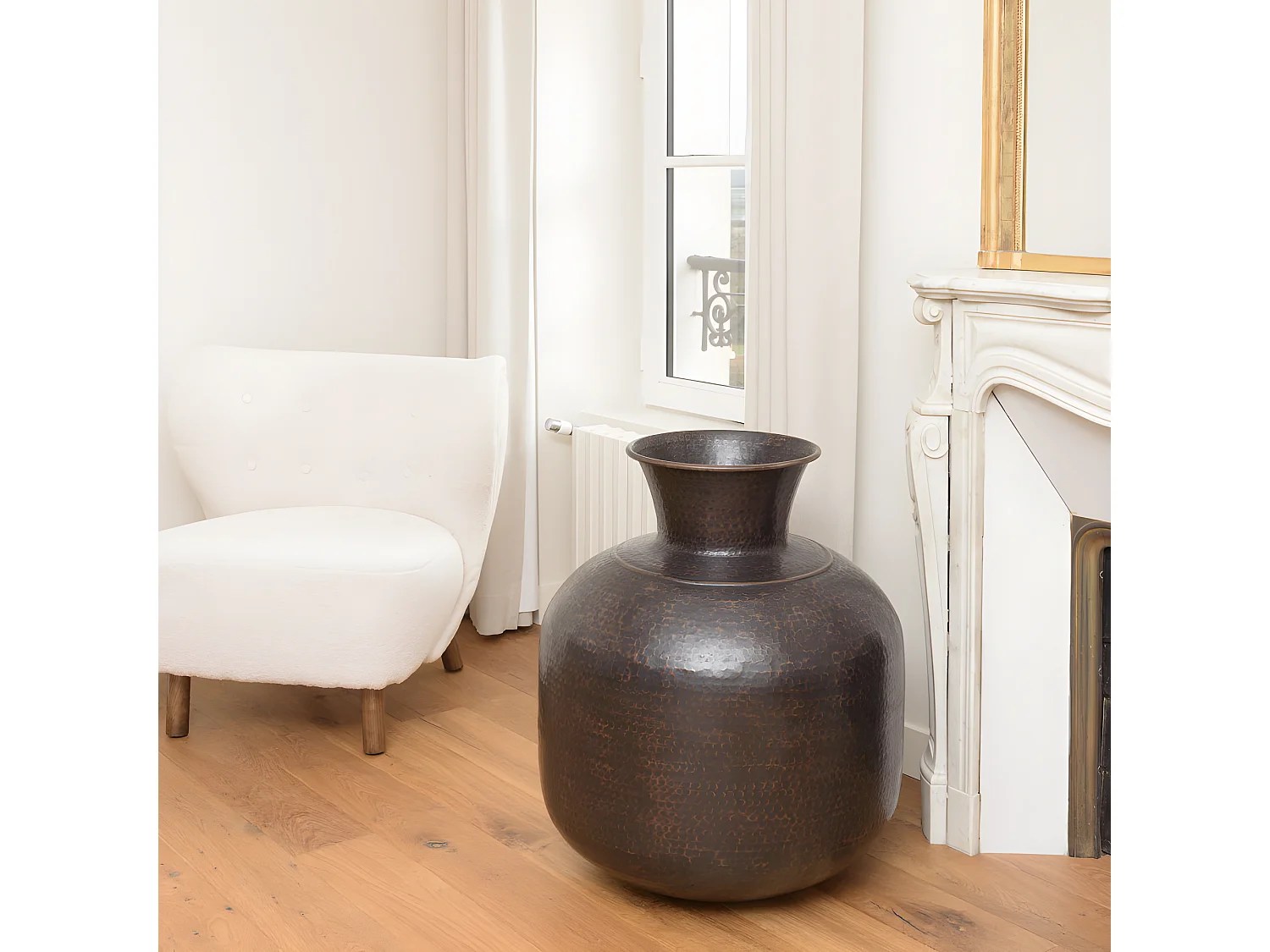 HONORE - Vase alu L60cm H70cm couleur cuivre noir antique effet martelé