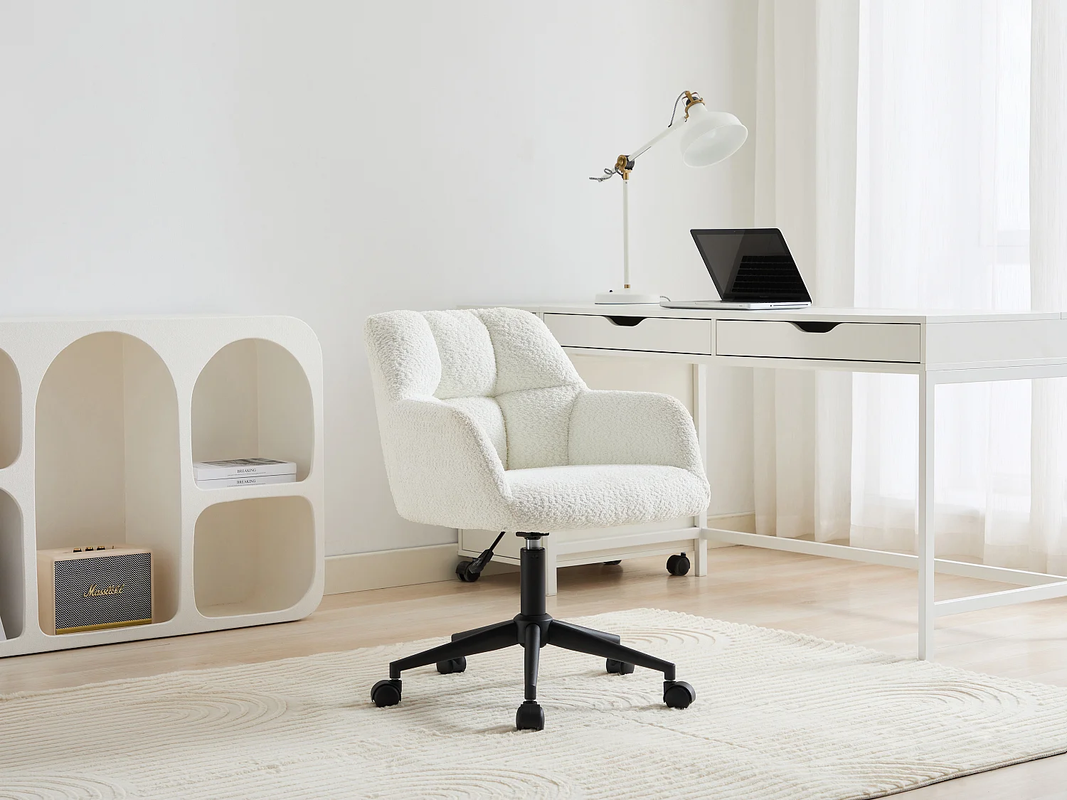 Chaise de bureau - Tissu bouclette - Blanc et noir - Hauteur réglable - PEGA de Pascal Morabito