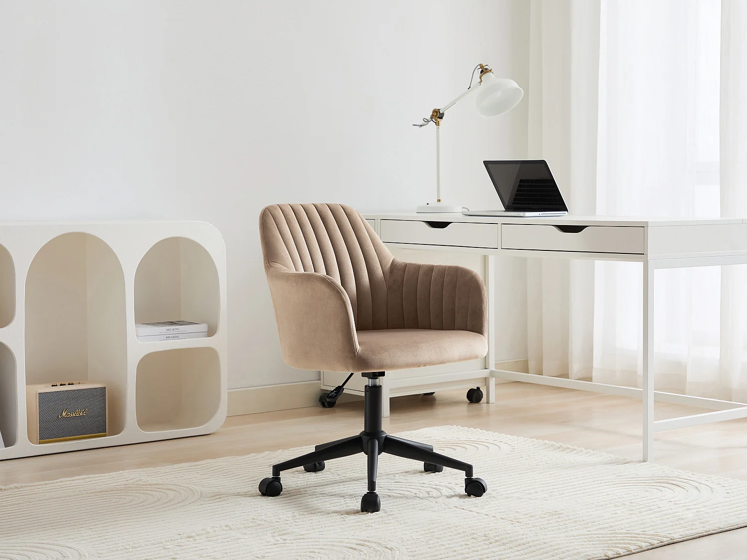 Justerbar kontorsstol beige sammet och svart ELEANA