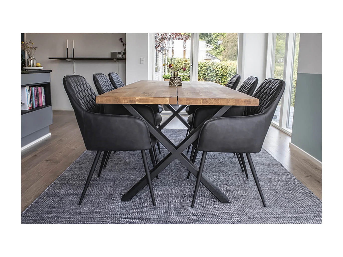 VIBY - Lot de 6 Fauteuils Simili Noir et Piétement Acier Noir