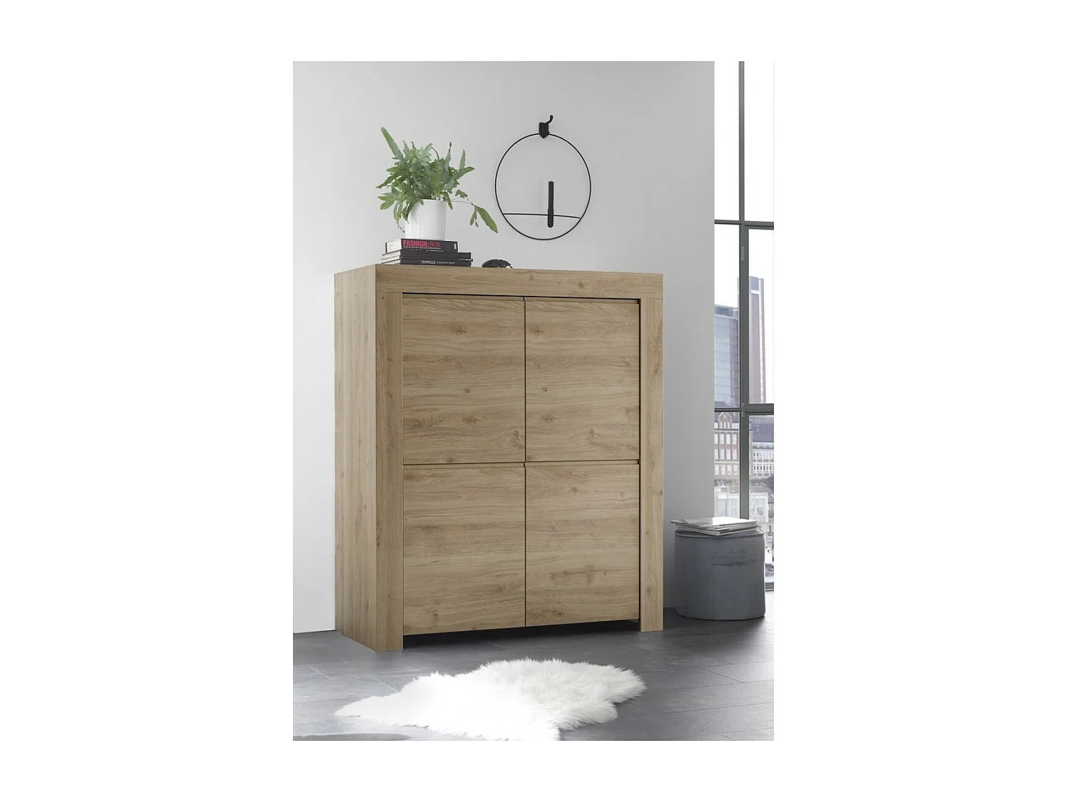 Buffetkast met 4 deuren, collectie ZEFIR, in licht eiken kleur, ideaal voor uw woonkamer of eetkamer.