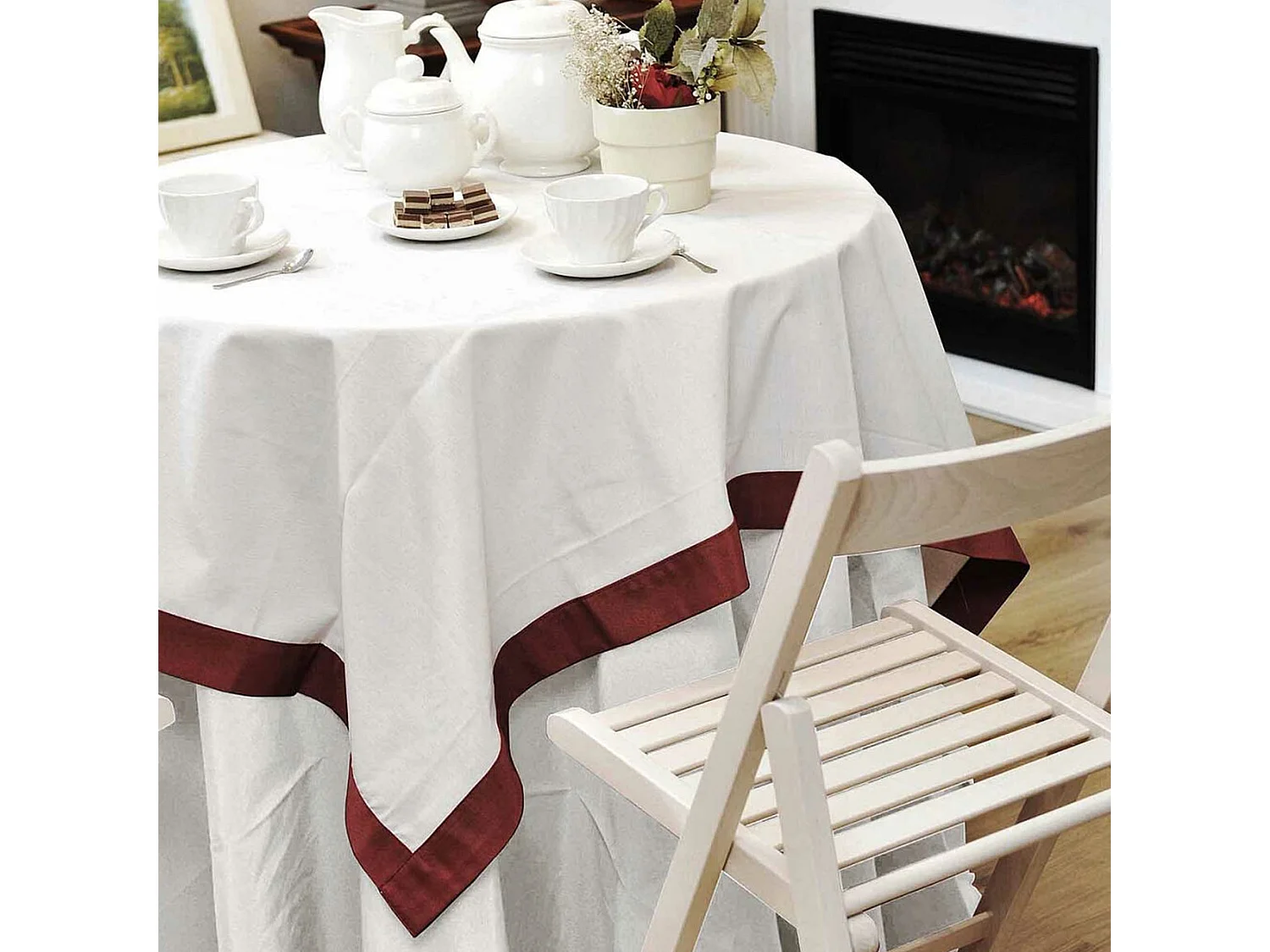 Table Camilla Gazte, finition sans vernis, 90x90x75 cm