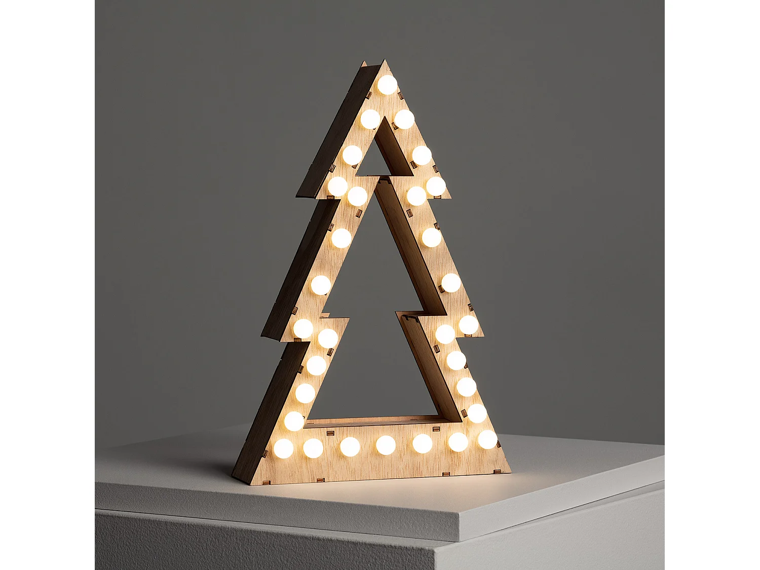 Albero di Natale Legno LED con Batteria Gaspar Naturale