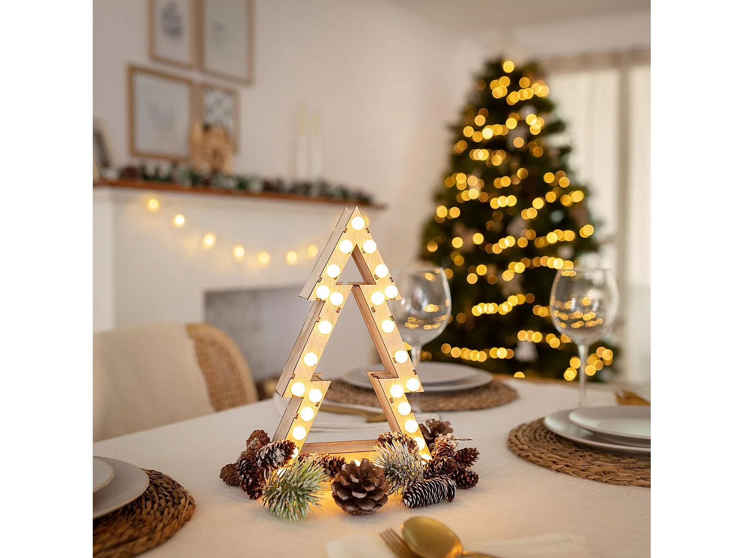 Albero di Natale Legno LED con Batteria Gaspar Naturale