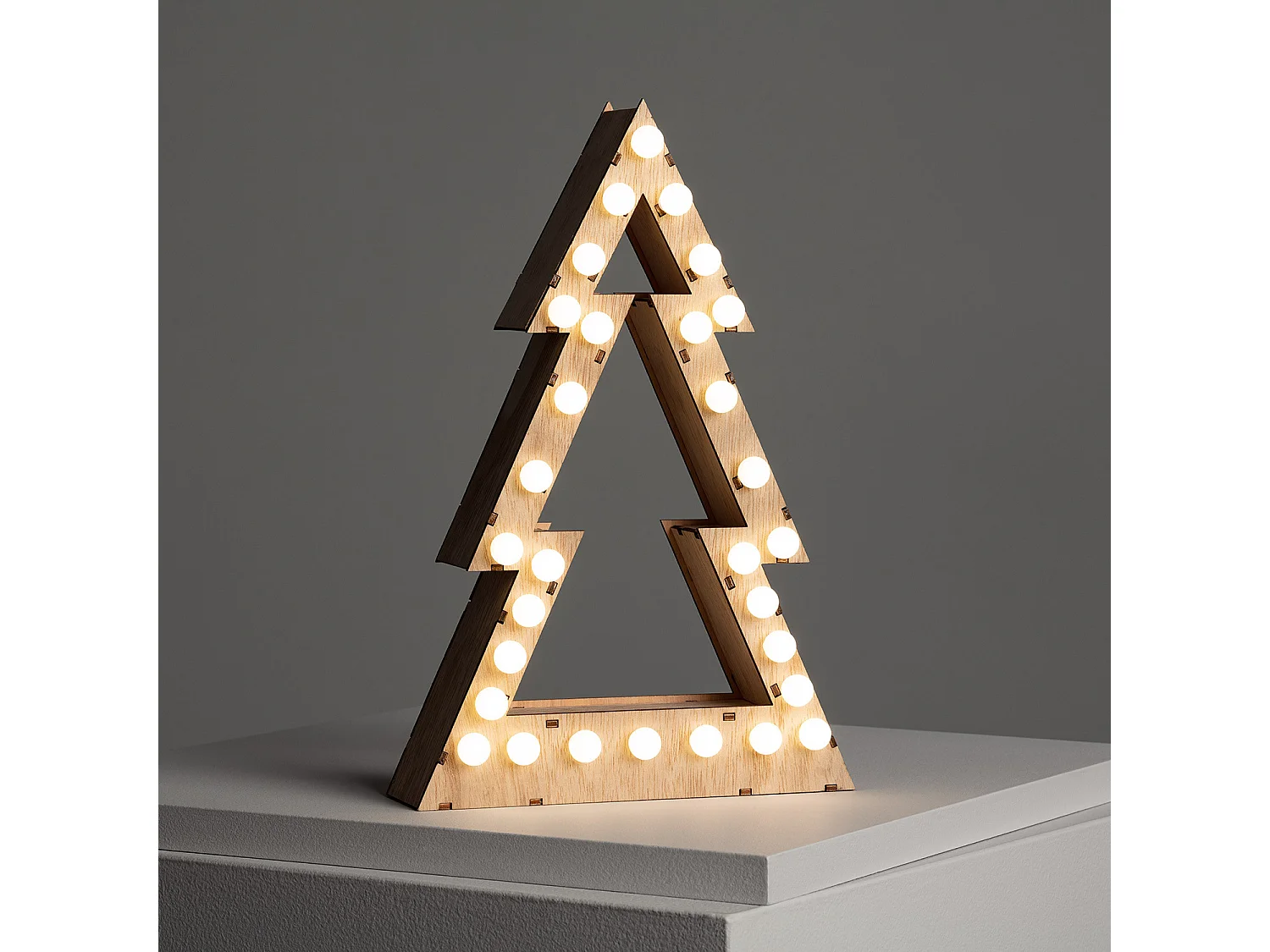 Albero di Natale Legno LED con Batteria Gaspar Naturale