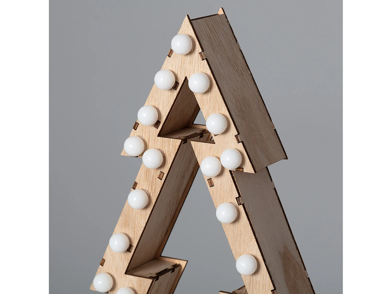 Albero di Natale Legno LED con Batteria Gaspar Naturale