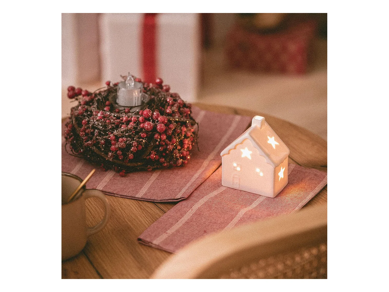 Casetta Natalizia LED Ceramica a Pile Bianca Bianco