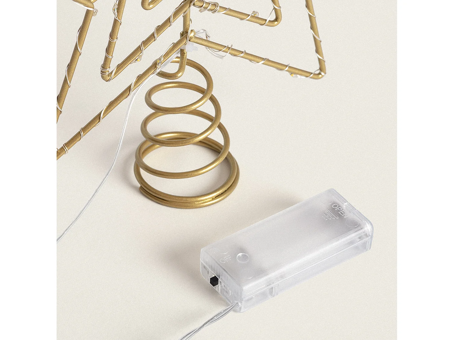 Estrella LED para Árbol de Navidad Metal con Batería Jaione Dorado