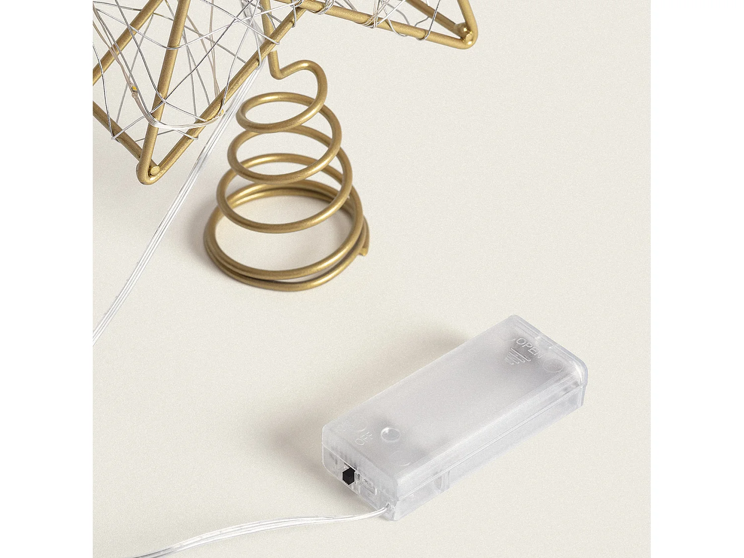 Étoile LED Métal pour  Sapin de Noël à Piles Bellen Doré