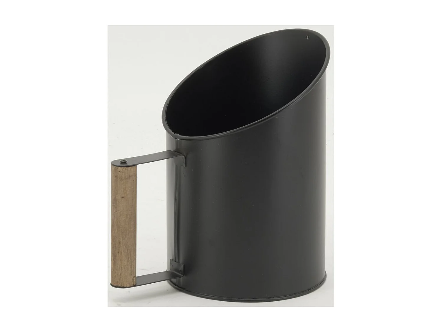 Pelle à pellets en métal