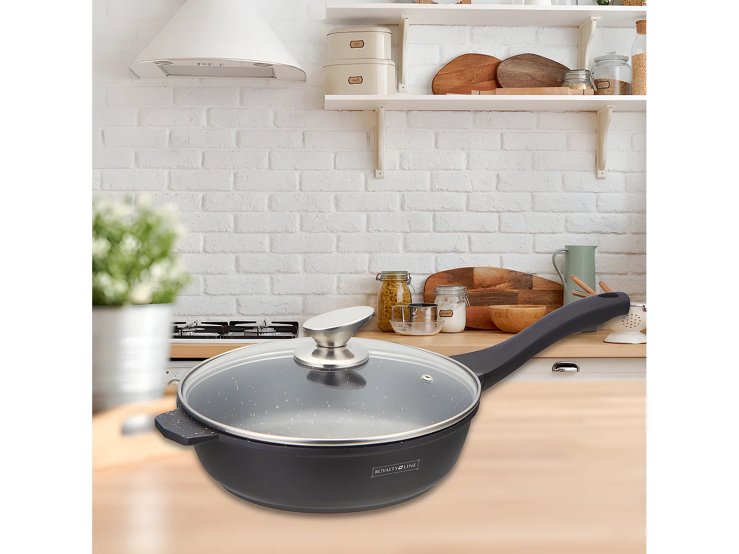 Marmeren koekenpan van 24cm met glazen deksel van Royalty Line RL-BDF24-M