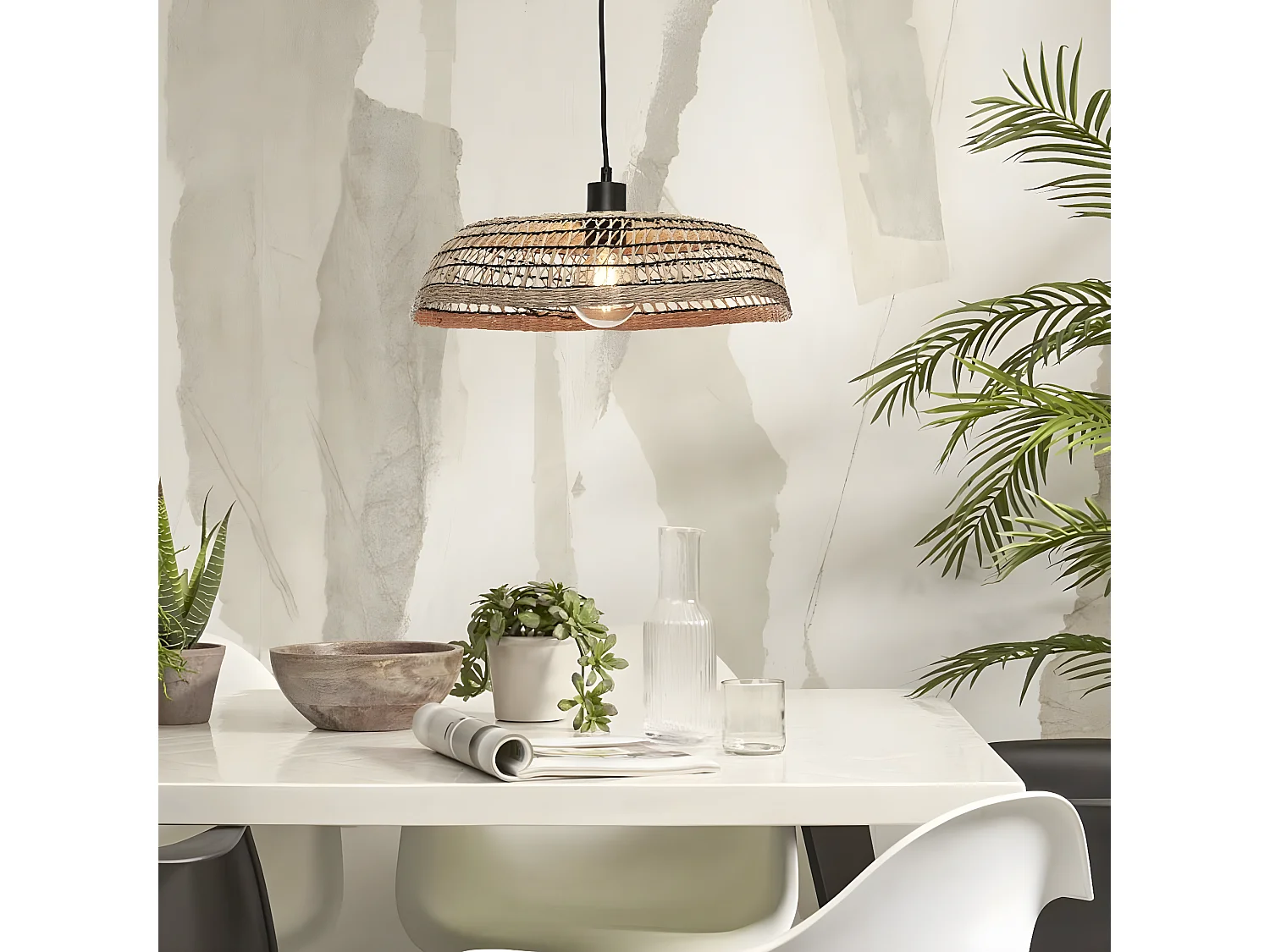 Suspensão de junco do mar tecida à mão Pantanal Good & Mojo - Preto