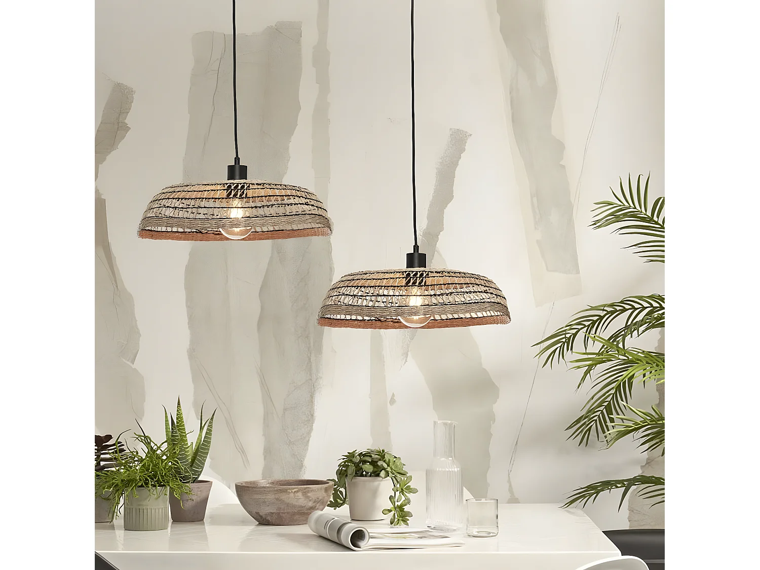 Suspensão de junco do mar tecida à mão Pantanal Good & Mojo - Preto