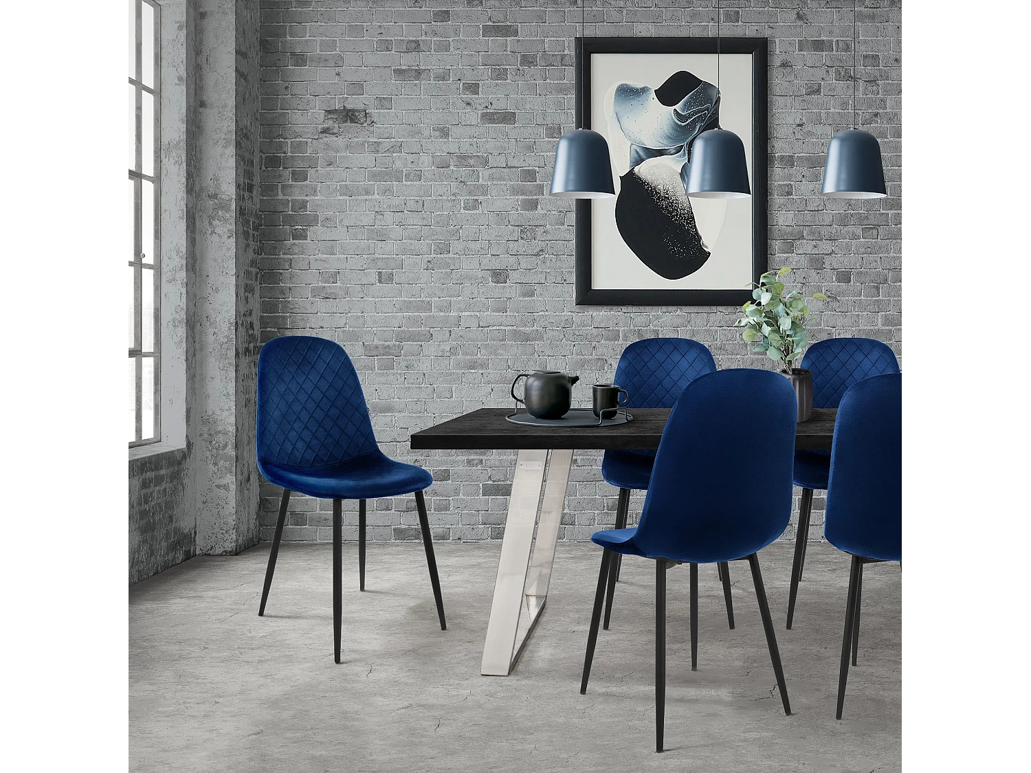 Lot de 4 chaises de salle à manger bleu foncé dossier incurvé ergonomique assise rembourrée velours piètement métallique noir design moderne raffiné