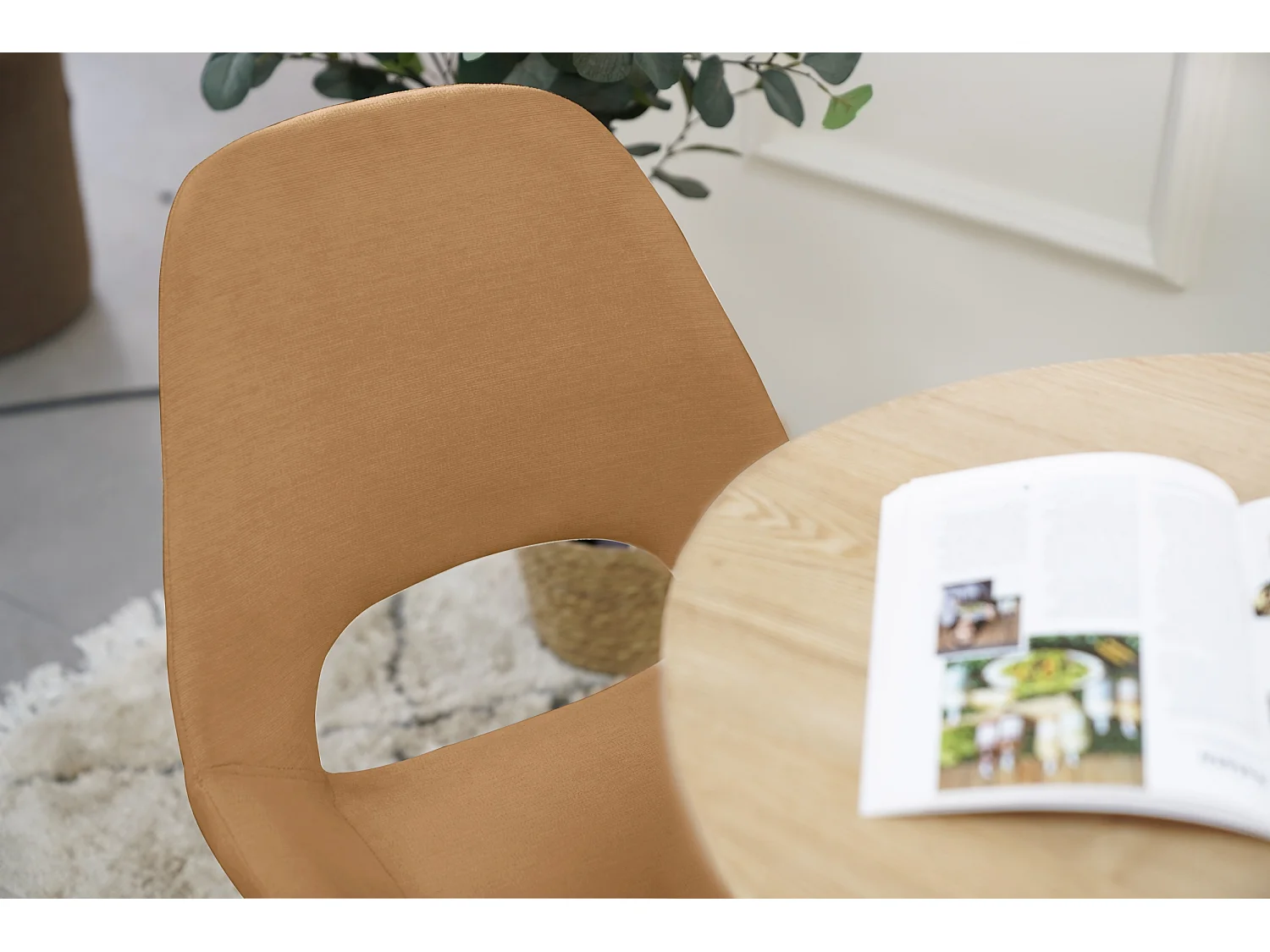 Chaise tapissée - cuivre - SECRIBED