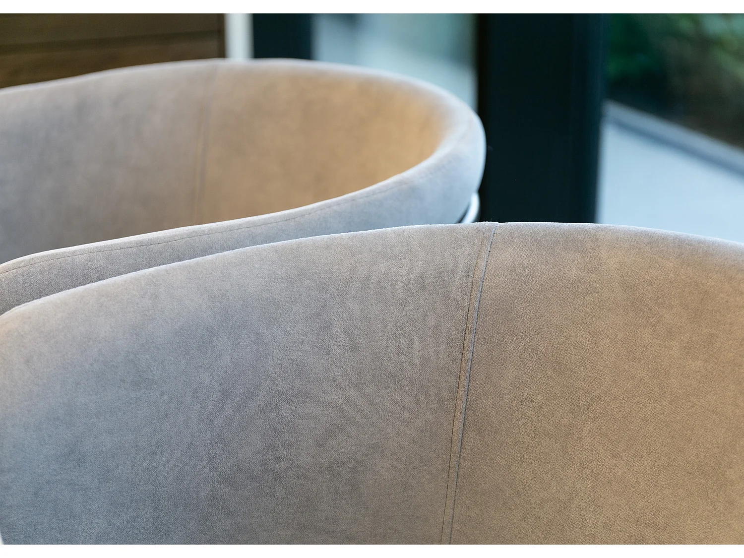 Chaise tapissée - gris/base noir - PROOLS