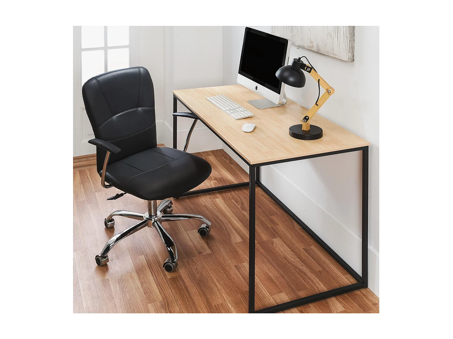 Bureau MIA. Plateau en bois couleur chêne nordique. Pieds en métal noir. 120x60x75cm