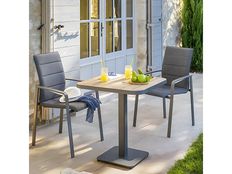 Table bistro carrée Tyla acacia et acier Hespéride