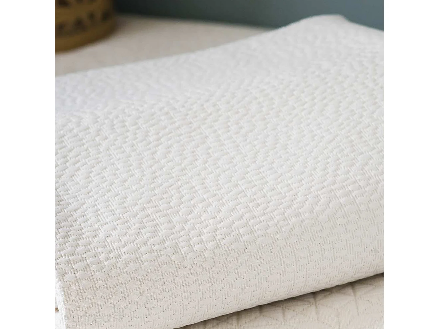 Dessus de lit Jacquard 180x250 cm CAMARGUE coton et polyester blanc