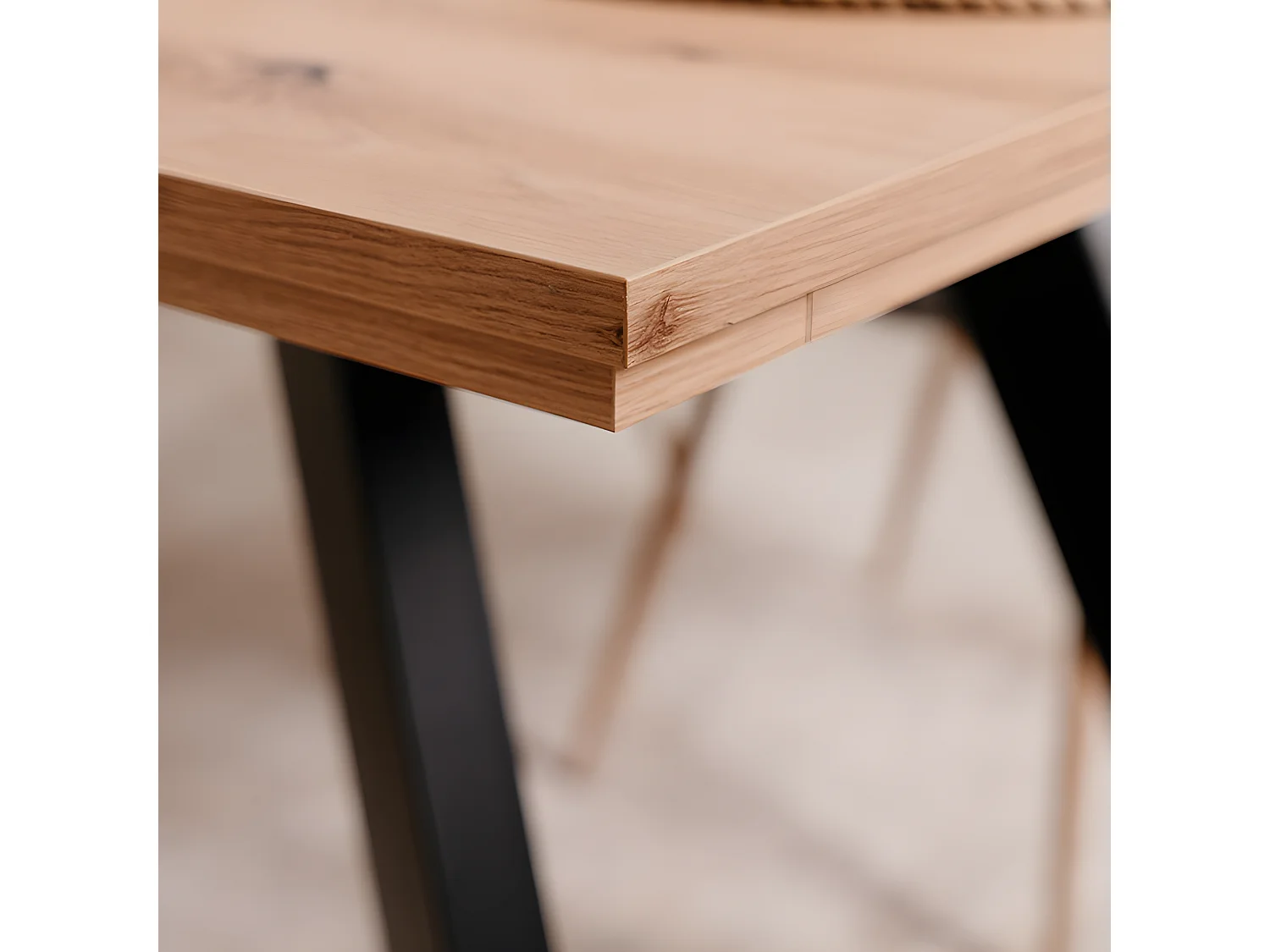 Table à manger 160 x 90 cm pieds métal inclinés Konstanz