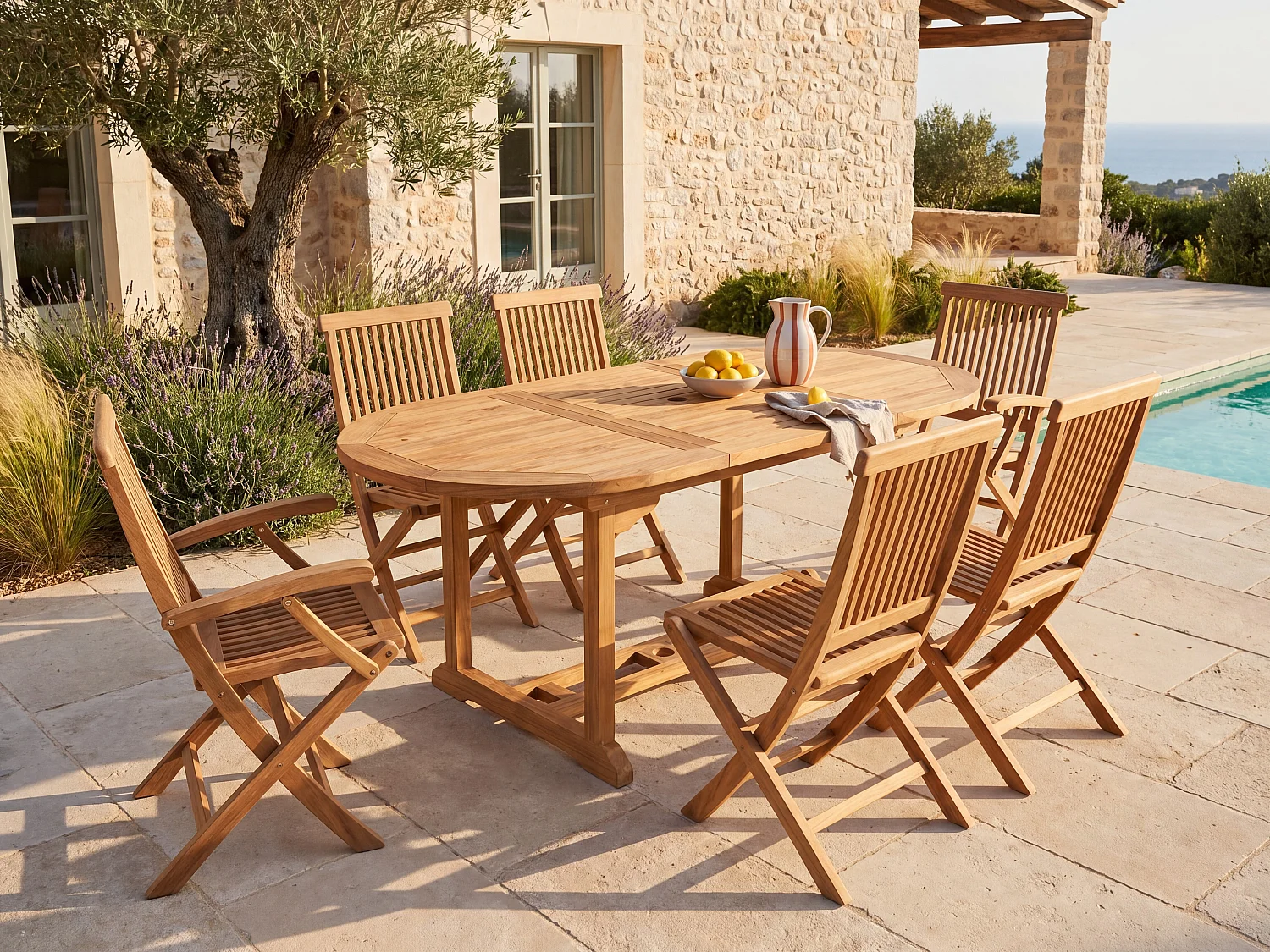 Salle à manger de jardin en teck : une table extensible L.120 / 170 cm, 2 fauteuils et 4 chaises pliantes - Naturel clair - BYBLOS II de MYLIA