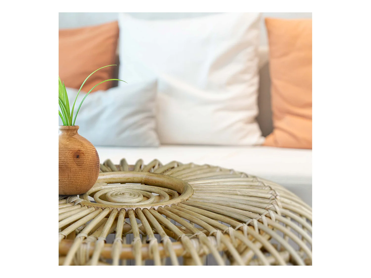 Table Basse Ronde en Rotin Naturel Chillvert Parma 73x73x39 cm avec Motif Géométrique