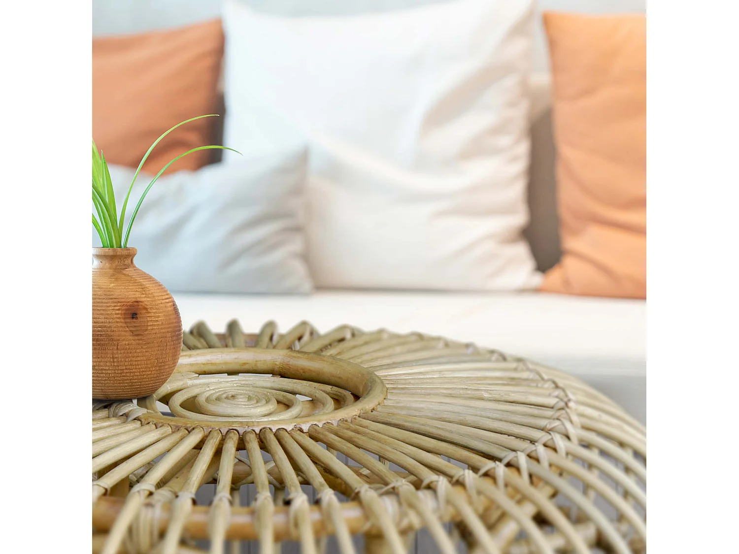 Table Basse Ronde en Rotin Naturel Chillvert Parma 73x73x39 cm avec Motif Géométrique