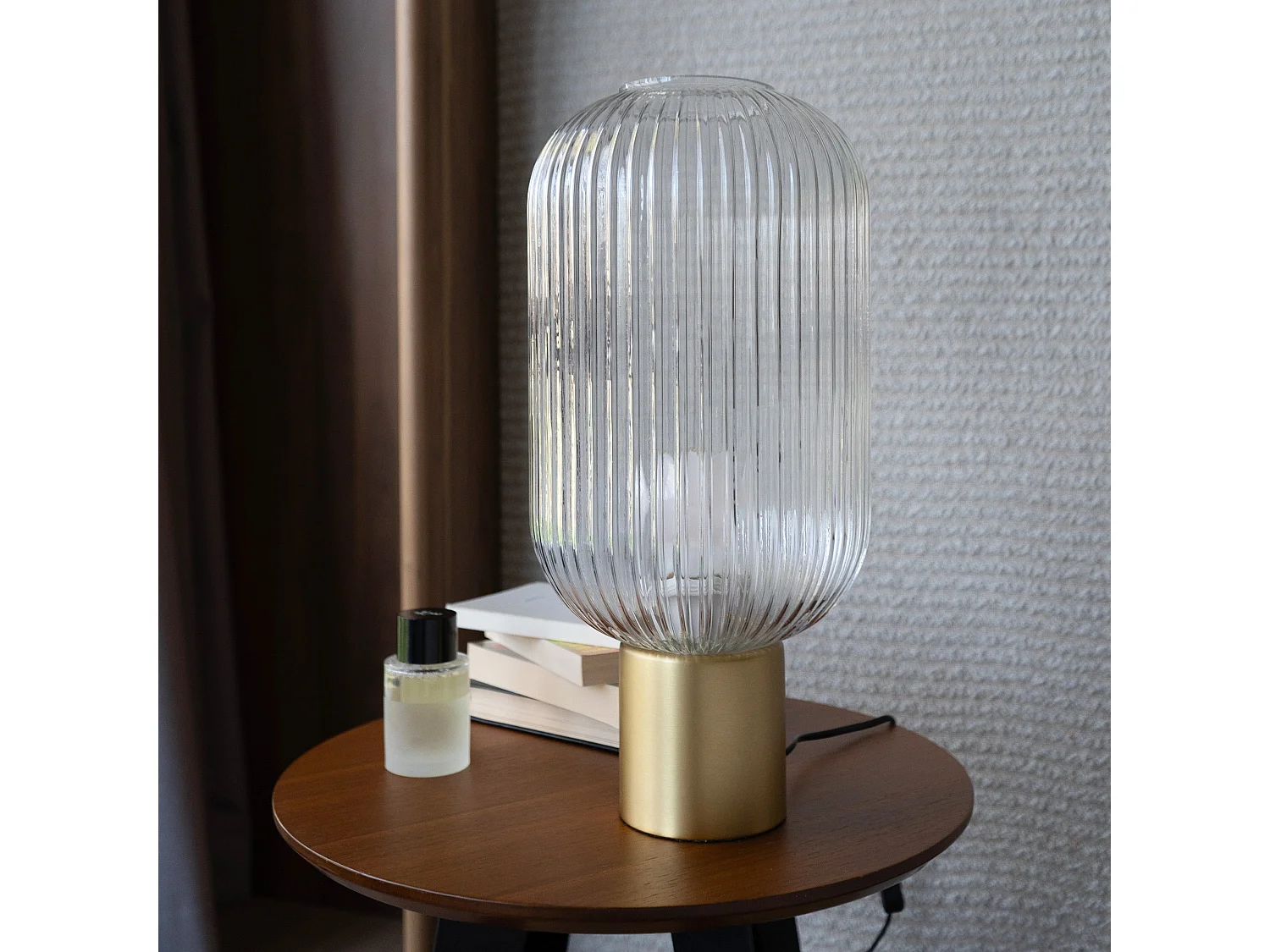 Lampada da tavolo in vetro ondeggiato - Lou