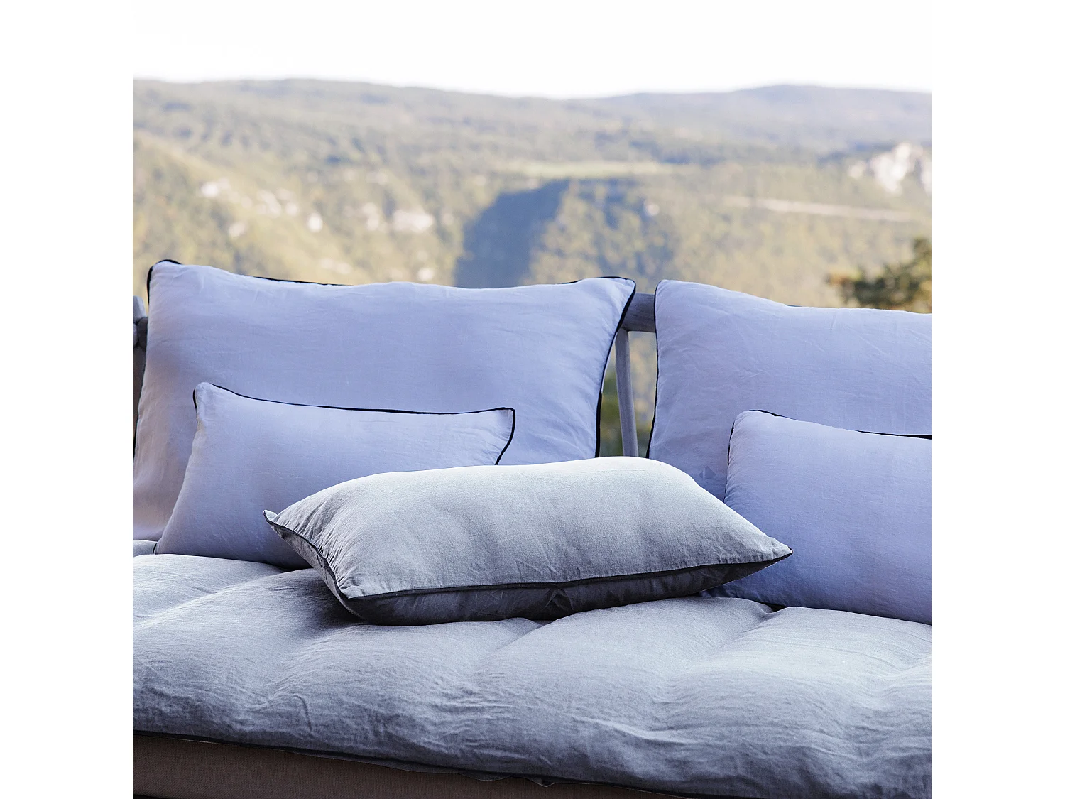 Housse de coussin PRELUDE 30x50 cm lin et coton lavés blanc Neige