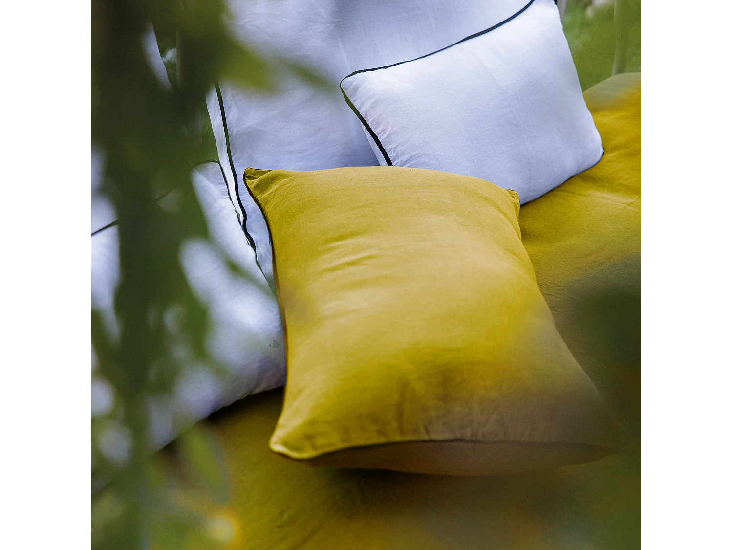 Housse de coussin PRELUDE 80x80 cm lin et coton lavé jaune Curry