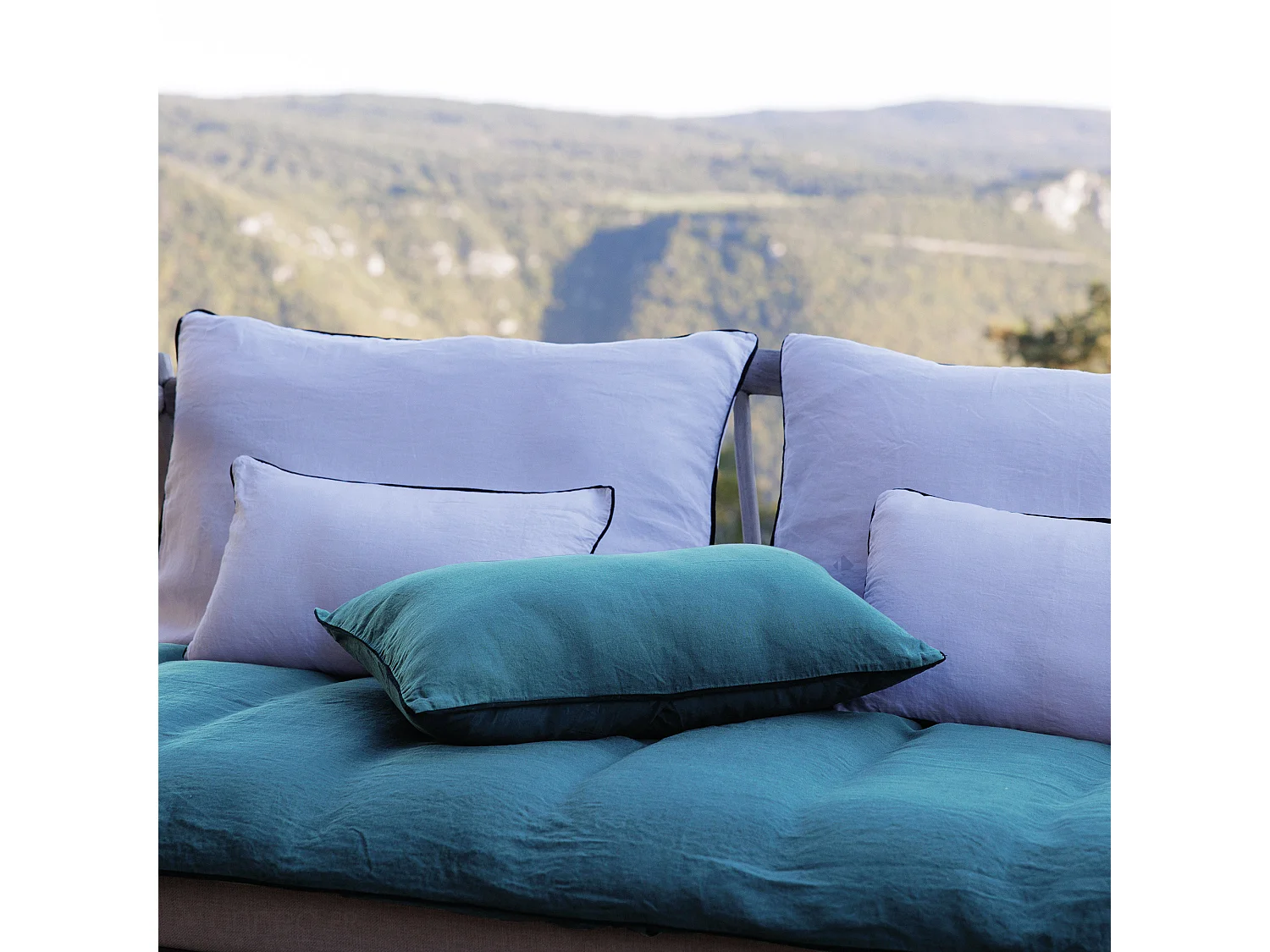 Housse de coussin PRELUDE 80x80 cm lin et coton lavé bleu Topaze
