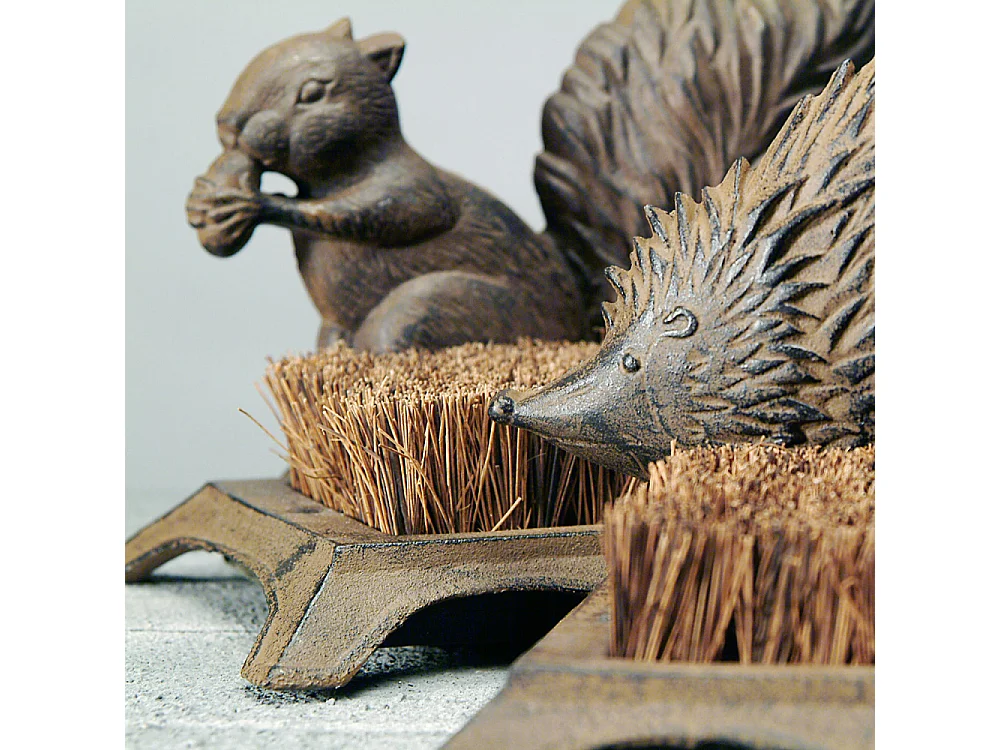 Brosse pieds décoration écureuil fonte - Esschert Design