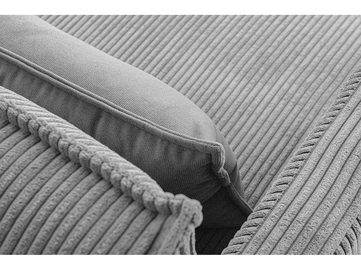 Loftsofa - Metallbeine - 2 Kissen inklusive - Velours - hellgrau - GANZO