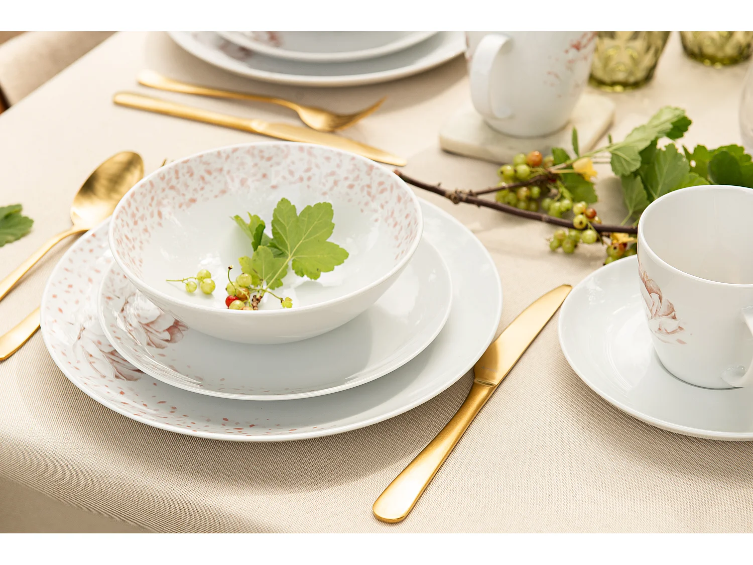 Kaffeeservice 350ml (12-tlg) 6 Personen - Porzellan - Weiß/Rosa - BOSS